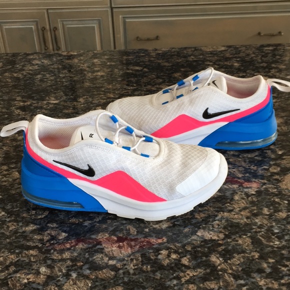 Nike Other - GIRLS NIKE AIR MAX MOTION 2 SNEAKERS SIZE 13